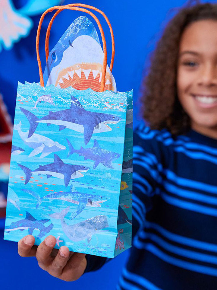 King of the Sea Paper Party Bags with Fact Cards (x6)