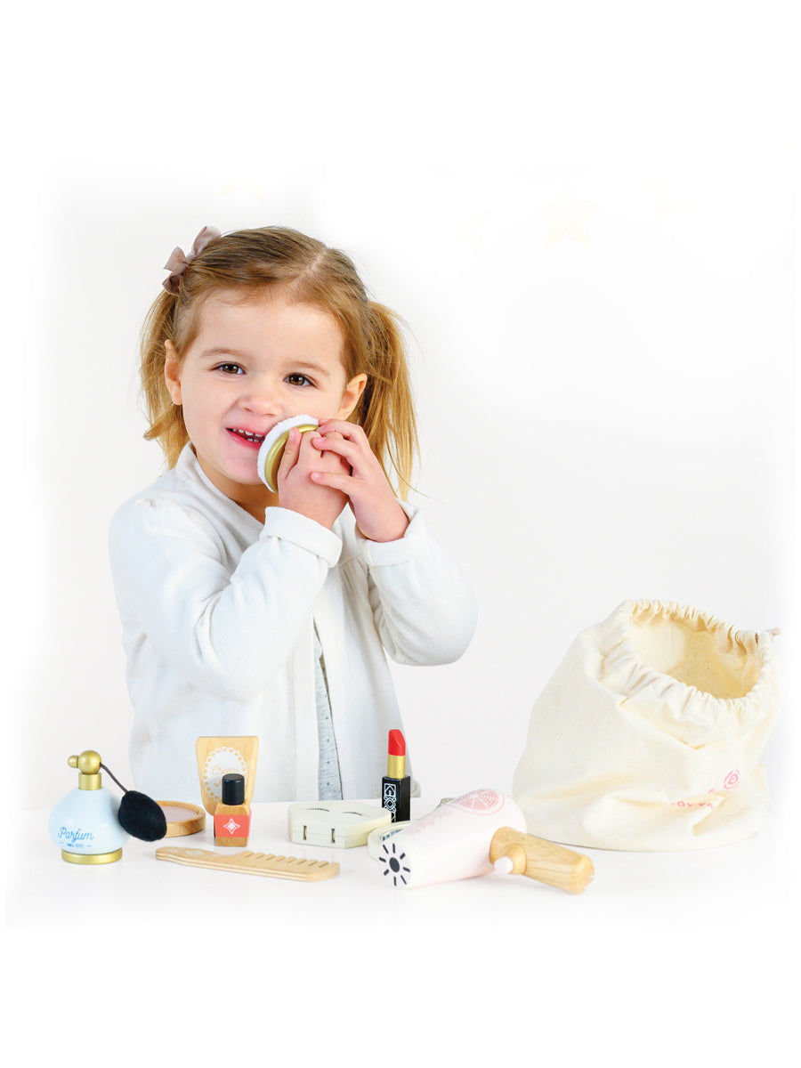 Wooden Beauty Bag Alt 2