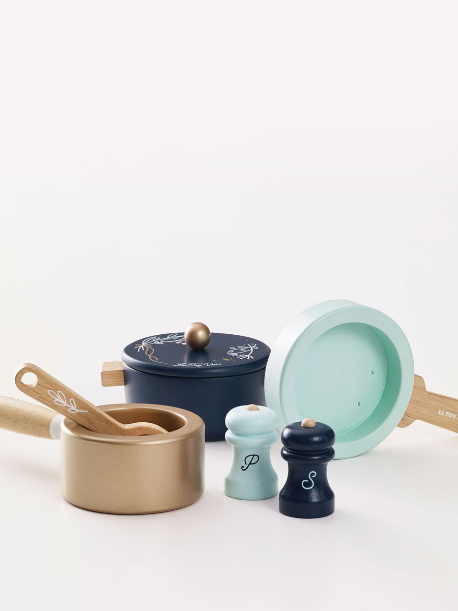 Wooden Pots & Pans Toy Cookery Set