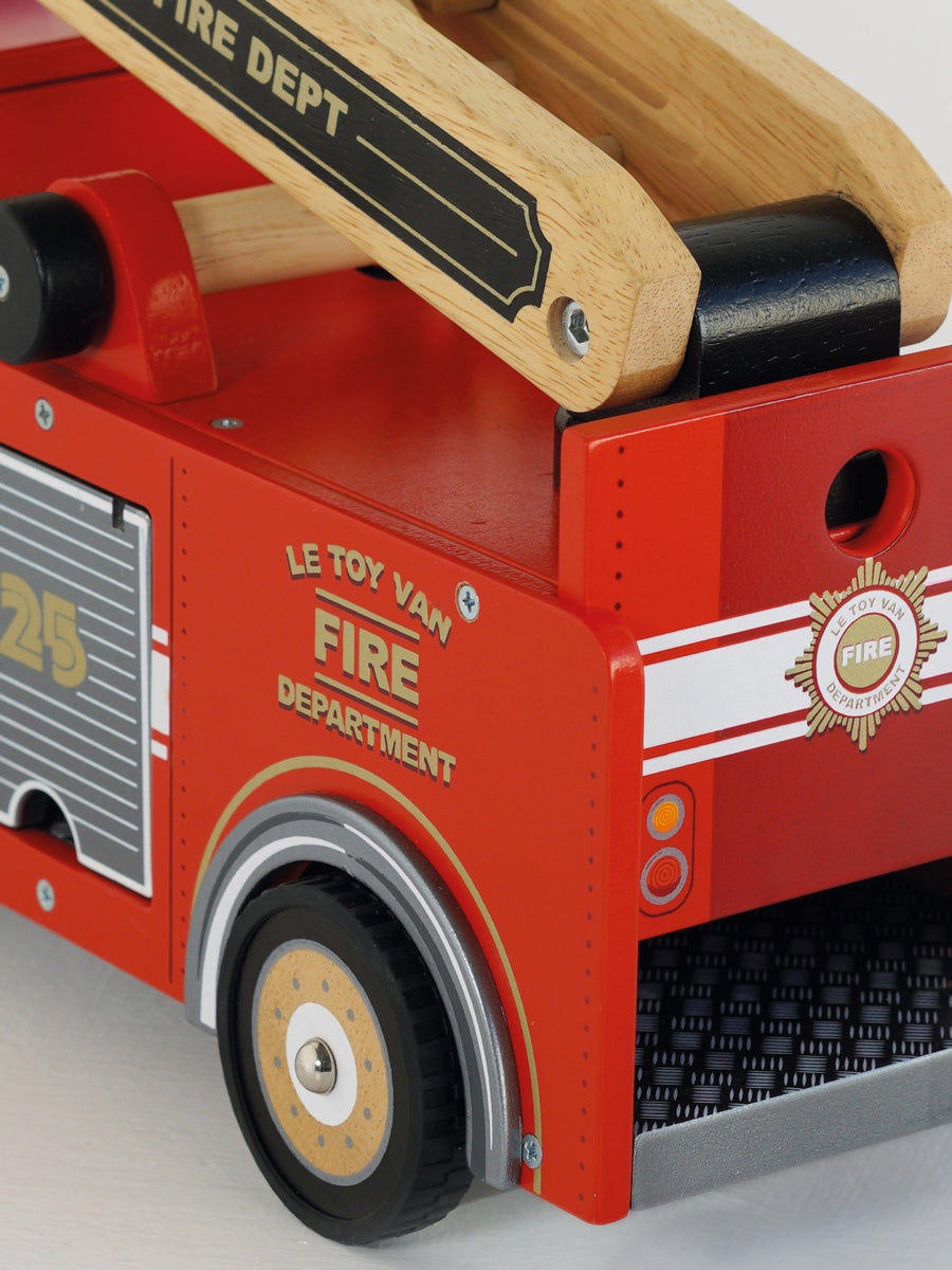Wooden Fire Engine Set Alt 3