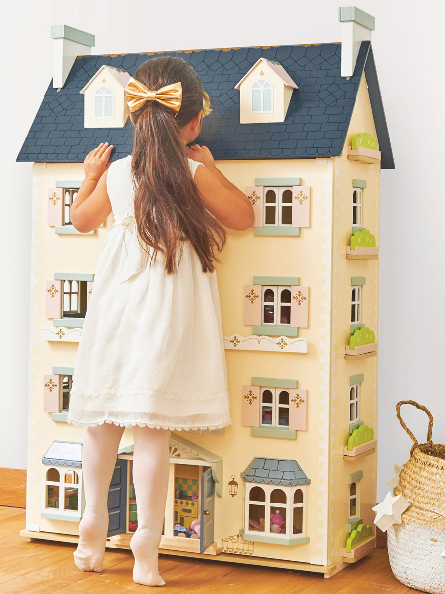 The Palace Wood Dolls House